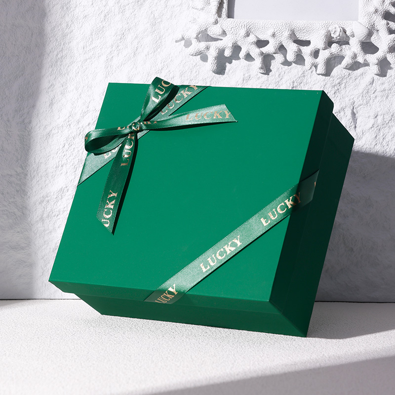 Lift-off Lid Shoulder Neck Lid And Base Rigid Paper Gift Box