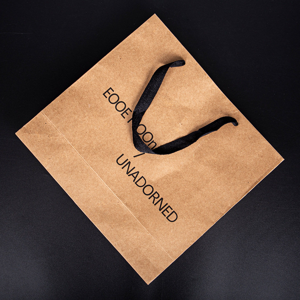Factory Price Luxury Cardboard Art Gift Packaging Cosmetic/Clothing White Kraft Paper Shopping Bag with Ribbon Handle